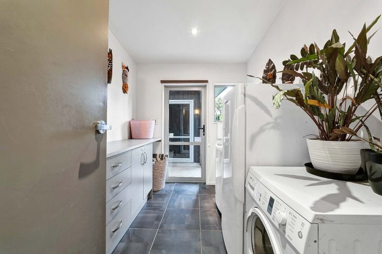 Photo of property in 82 Mawhitiwhiti Road, Normanby, Hawera, 4675