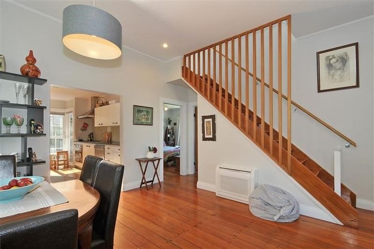 Photo of property in 27 Maida Vale Road, Roseneath, Wellington, 6011