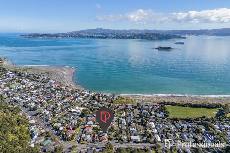 Photo of property in 1/274 Muritai Road, Eastbourne, Lower Hutt, 5013