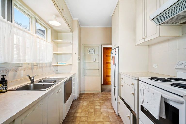 Photo of property in 11 Coleman Terrace, Hospital Hill, Napier, 4110