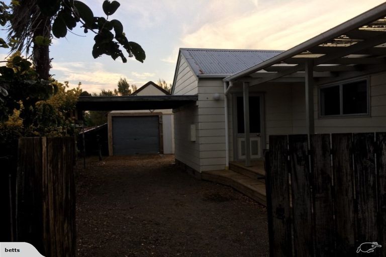 Photo of property in 20 Moore Crescent, Carterton, 5713