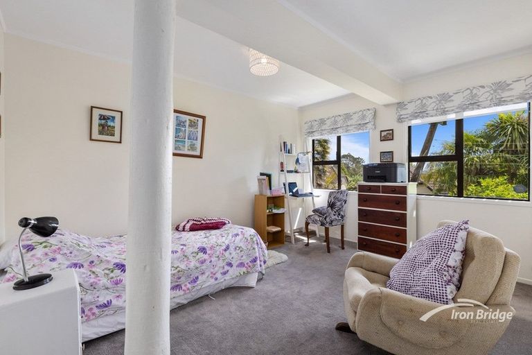 Photo of property in 2/34 Aeroview Drive, Beach Haven, Auckland, 0626