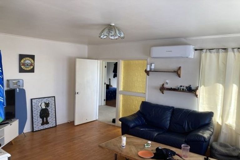 Photo of property in 11 Aplin Place, Birkdale, Auckland, 0626