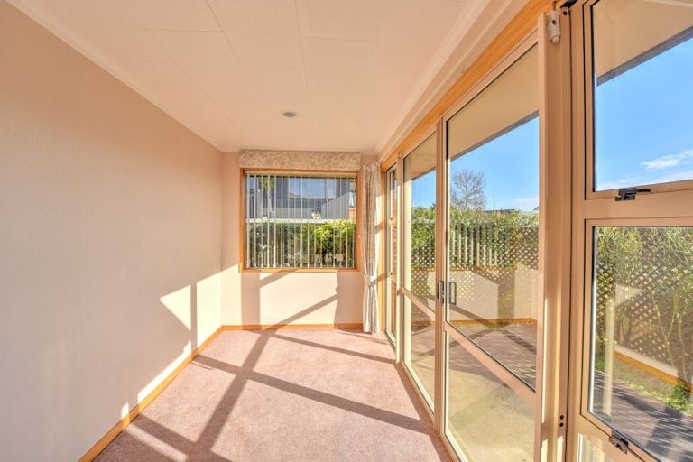 Photo of property in 24 Aotea Crescent, Gore, 9710