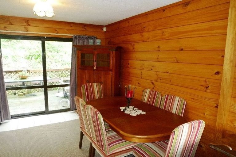 Photo of property in 31b Fitzpatrick Street, Newlands, Wellington, 6037