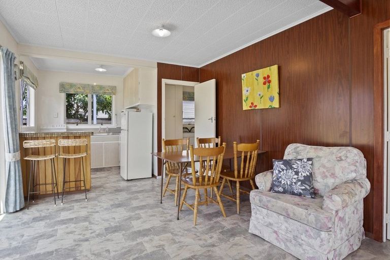 Photo of property in 16 Banks Street, Cooks Beach, Whitianga, 3591