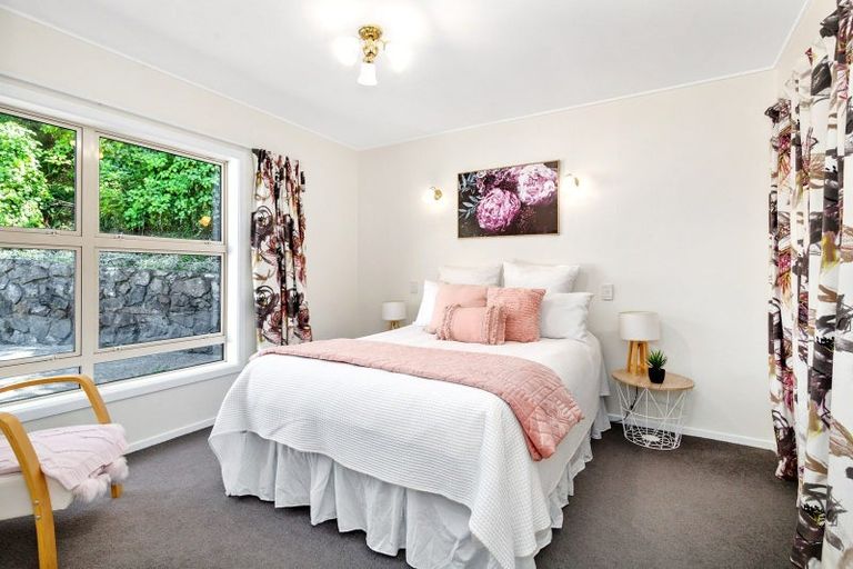 Photo of property in 6a Julia Place, Tawa, Wellington, 5028