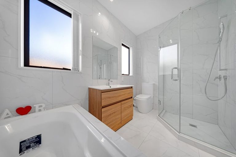 Photo of property in 26 Survila Street, Takanini, 2110