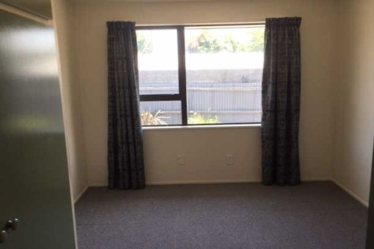 Photo of property in 2/281 Main South Road, Hornby, Christchurch, 8042