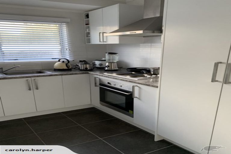 Photo of property in 2/30 Norwood Road, Bayswater, Auckland, 0622