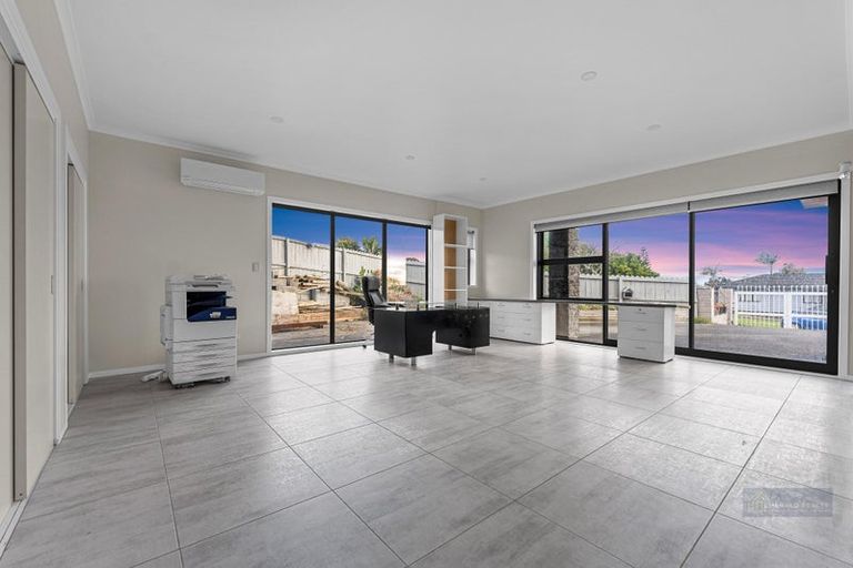 Photo of property in 1 Leven Lane, Totara Heights, Auckland, 2105