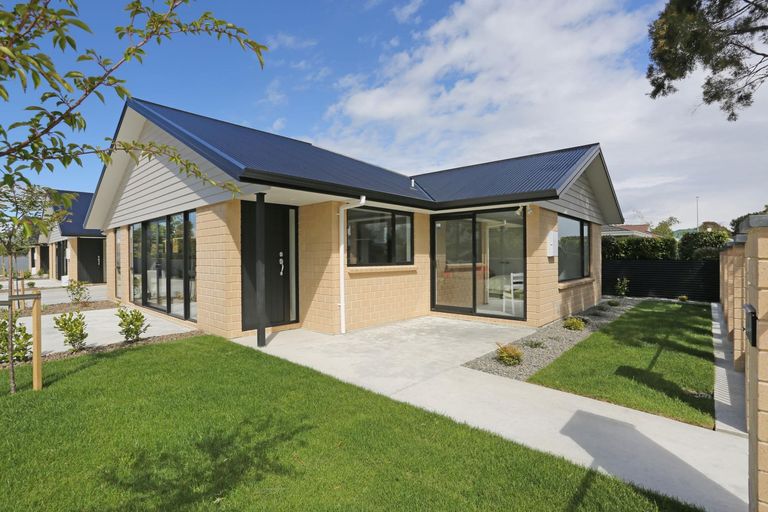 Photo of property in 15a Thomson Street, West End, Palmerston North, 4412
