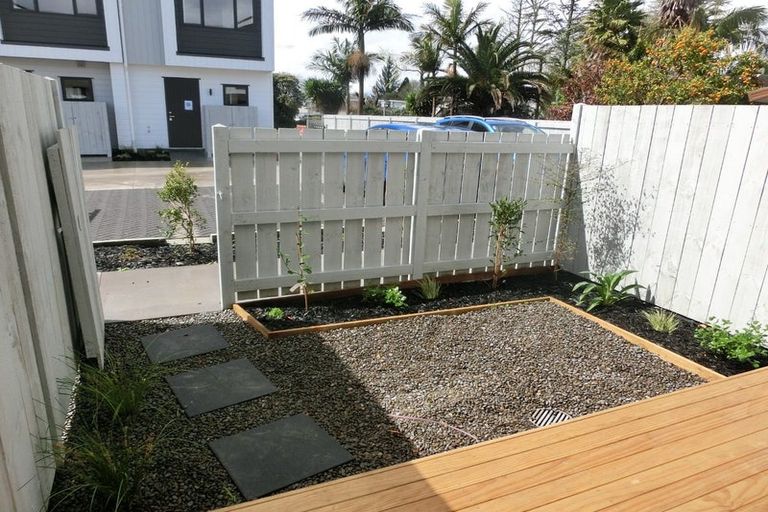Photo of property in 8/66 Swanson Road, Henderson, Auckland, 0610