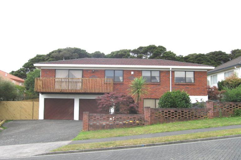 Photo of property in 15 Chedworth Drive, Glenfield, Auckland, 0629