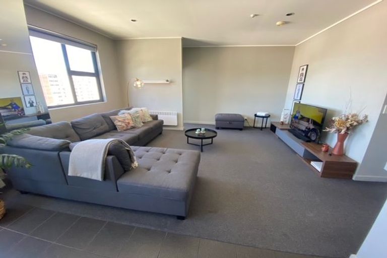 Photo of property in 17 Kent Terrace - Kent Apartments, 7d/16 Kent Terrace, Mount Victoria, Wellington, 6011