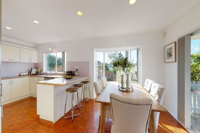 Photo of property in 78 Lagoon Way, West Harbour, Auckland, 0618