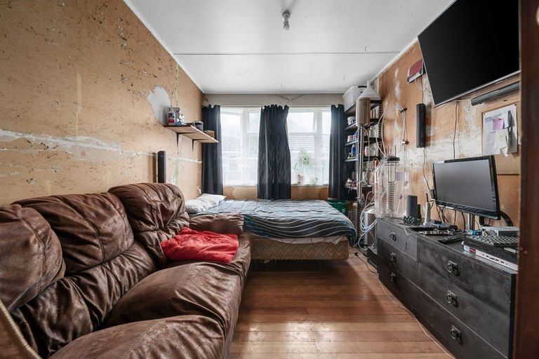 Photo of property in 43 Ross Crescent, Fairfield, Hamilton, 3214