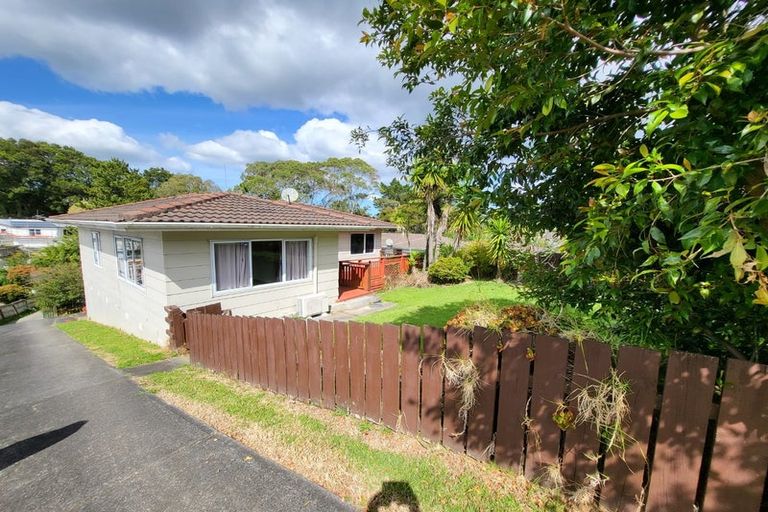 Photo of property in 1/13 Fernhaven Place, Massey, Auckland, 0614
