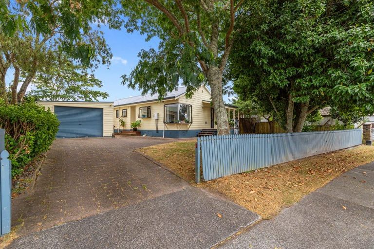 Photo of property in 27 Radiata Street, Fairview Downs, Hamilton, 3214