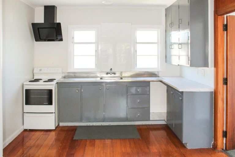 Photo of property in 16 Manuka Street, Hokowhitu, Palmerston North, 4410