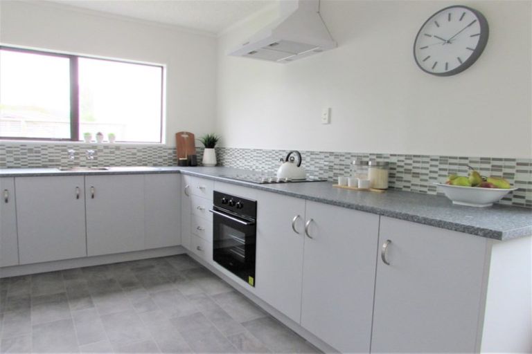 Photo of property in 2/264a Fergusson Drive, Heretaunga, Upper Hutt, 5018