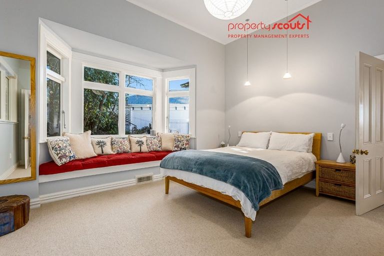 Photo of property in 105 Kelburn Parade, Kelburn, Wellington, 6012