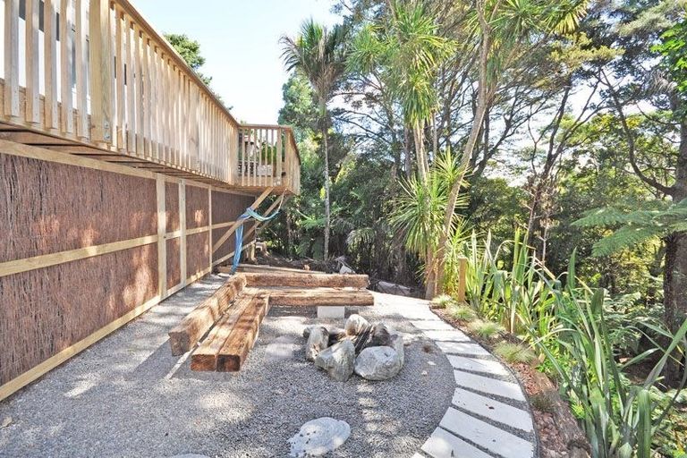 Photo of property in 585 South Titirangi Road, Titirangi, Auckland, 0604