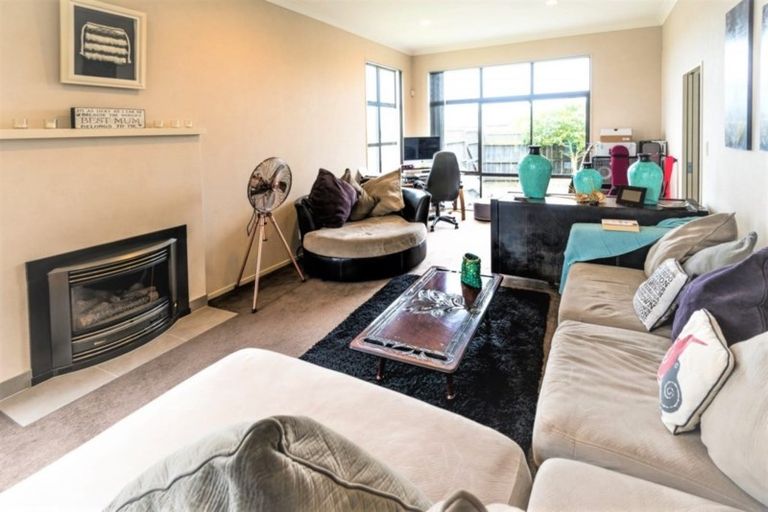 Photo of property in 53 Turnberry Drive, Wattle Downs, Auckland, 2103