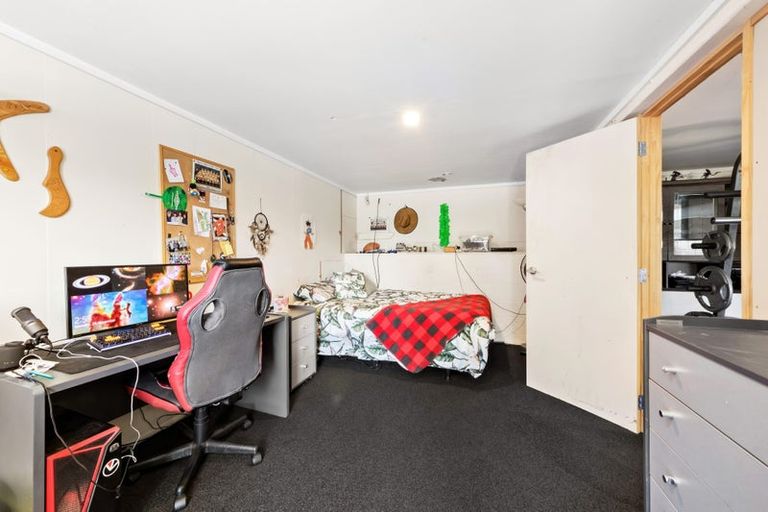 Photo of property in 303 Don Buck Road, Massey, Auckland, 0614