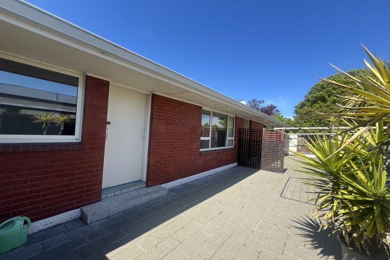Photo of property in 1/25 Grahams Road, Ilam, Christchurch, 8041