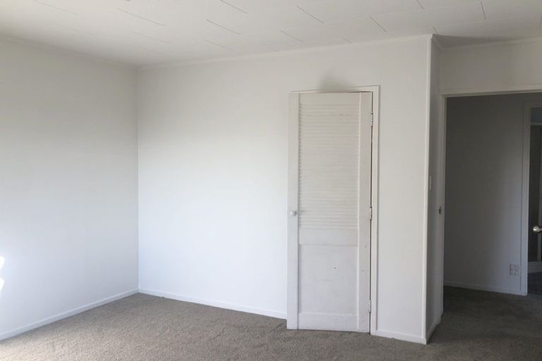 Photo of property in 26 Santiago Crescent, Unsworth Heights, Auckland, 0632