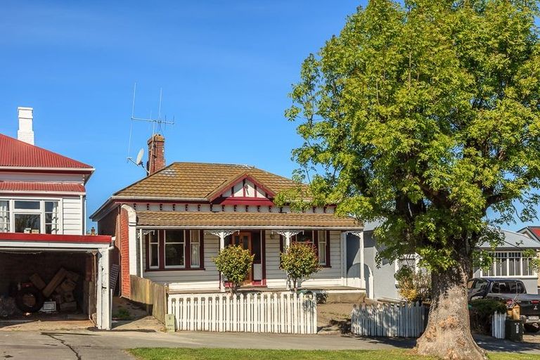 Photo of property in 16 Memorial Avenue, Parkside, Timaru, 7910