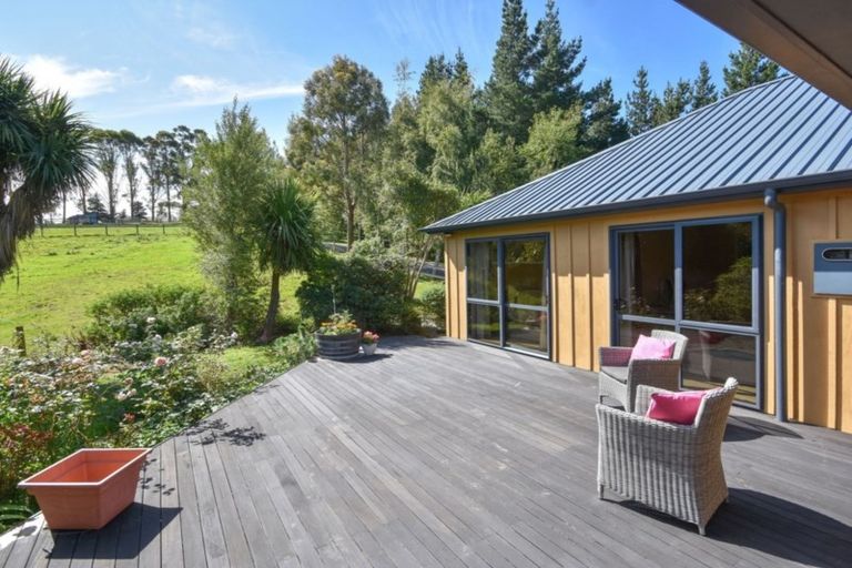 Photo of property in 37 Mckendry Road, Woodside, Outram, 9074