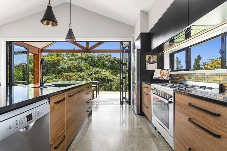 Photo of property in 43 Oceana Drive, Welcome Bay, Tauranga, 3175