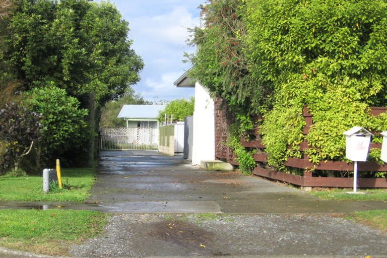 Photo of property in 2/1307 Jubilee Street, Mayfair, Hastings, 4122