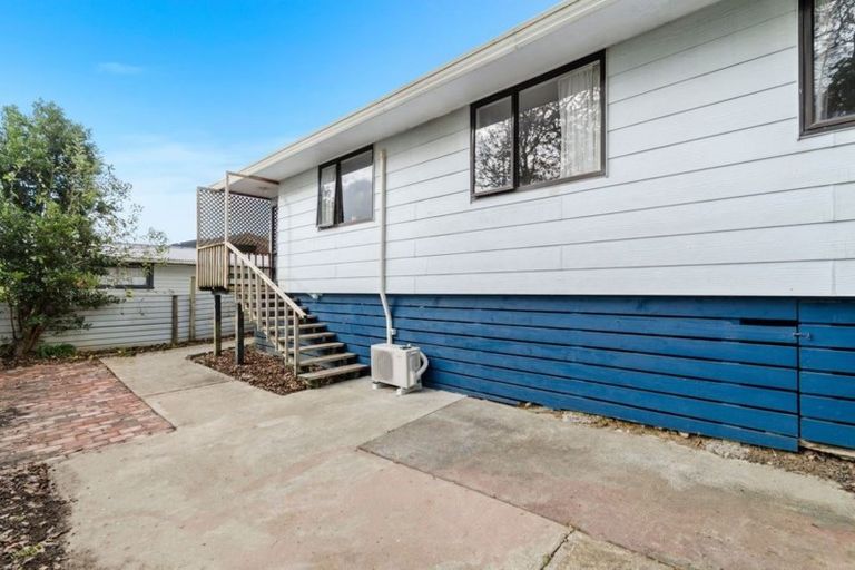 Photo of property in 1/71 Redcrest Avenue, Red Hill, Papakura, 2110