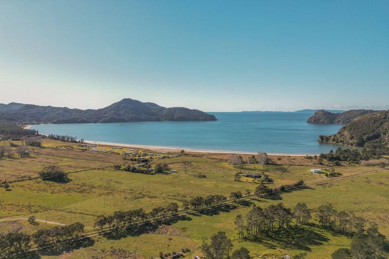 Photo of property in 4 Moana Crescent, Kennedy Bay, Coromandel, 3583