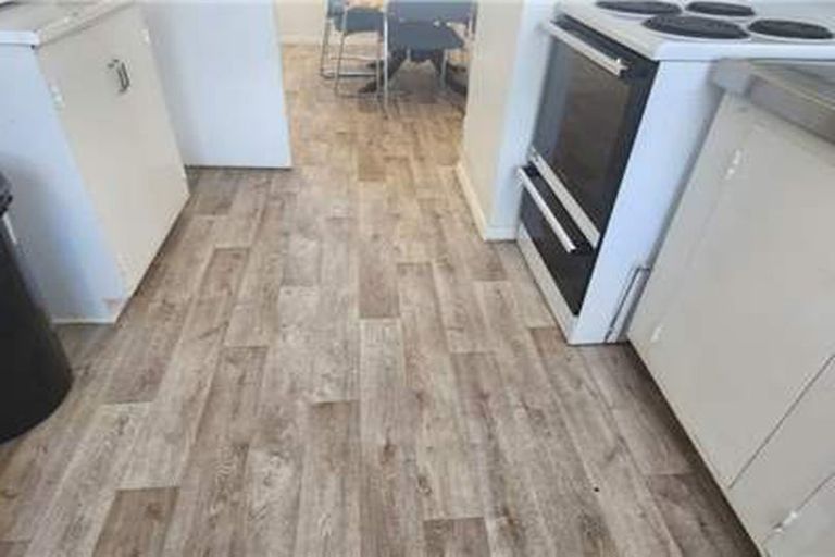 Photo of property in 6a Matahourua Crescent, Cannons Creek, Porirua, 5024