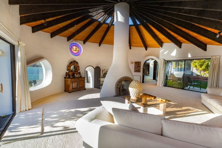 Photo of property in 82 Seaview Road, Paremata, Porirua, 5024