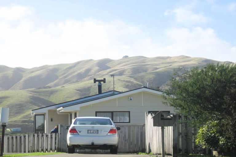 Photo of property in 16 Trispen Place, Camborne, Porirua, 5026