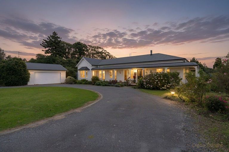 Photo of property in 60 Lindsay Road, Levin, 5510