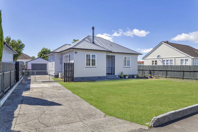 Photo of property in 17 Claudius Street, Dannevirke, 4930