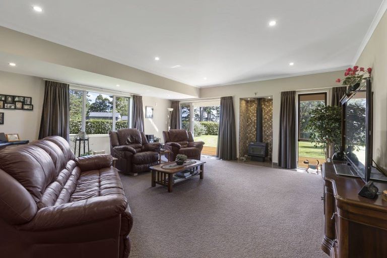 Photo of property in 8 Pitt Road, Hillsborough, New Plymouth, 4372