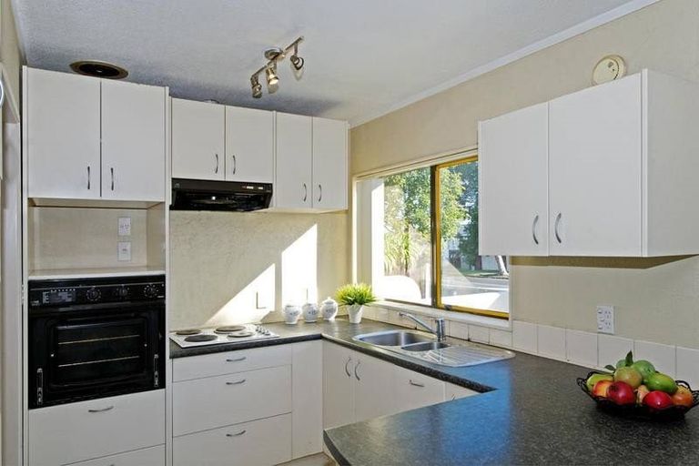 Photo of property in 1/374 Bucklands Beach Road, Bucklands Beach, Auckland, 2012