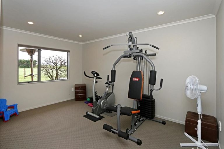 Photo of property in 5 Larlin Drive, Hawera, 4675