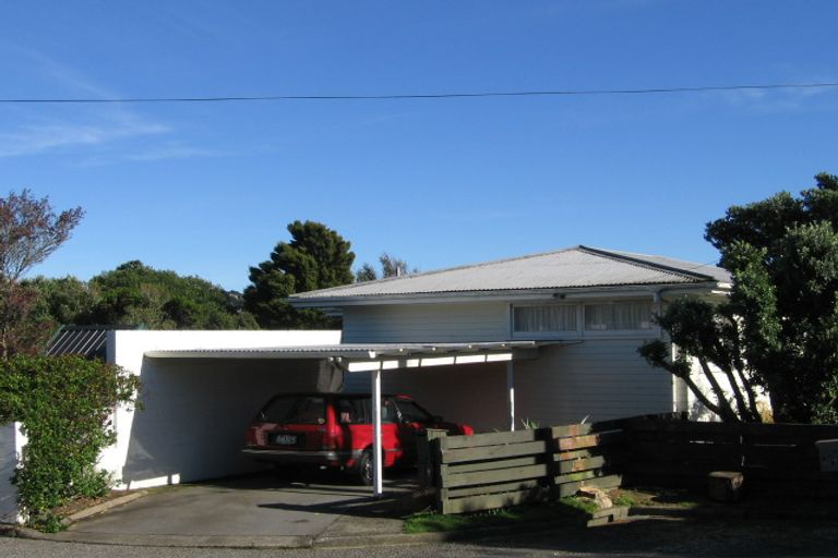 Photo of property in 9 Pauline Way, Paparangi, Wellington, 6037