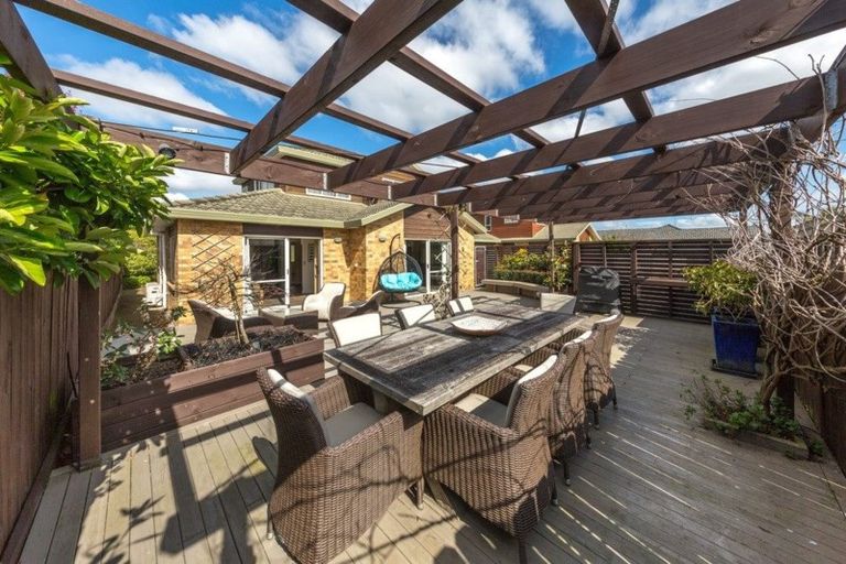 Photo of property in 2/25 Keswick Close, Northpark, Auckland, 2013