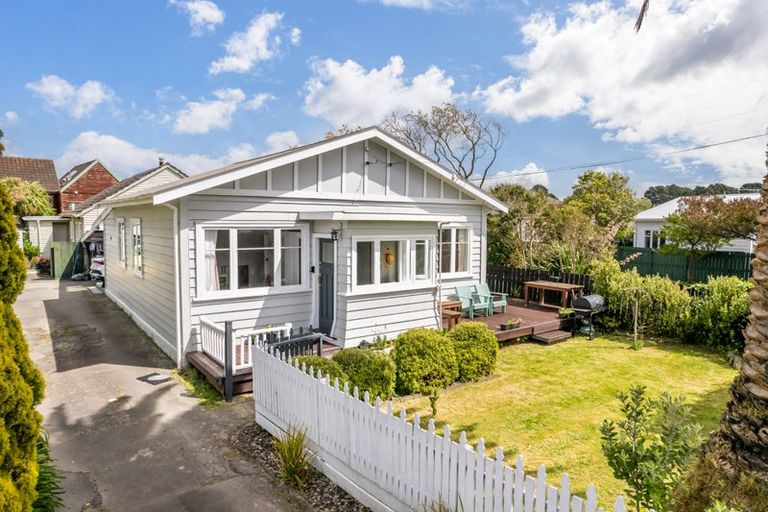 Photo of property in 15 Randwick Crescent, Moera, Lower Hutt, 5010