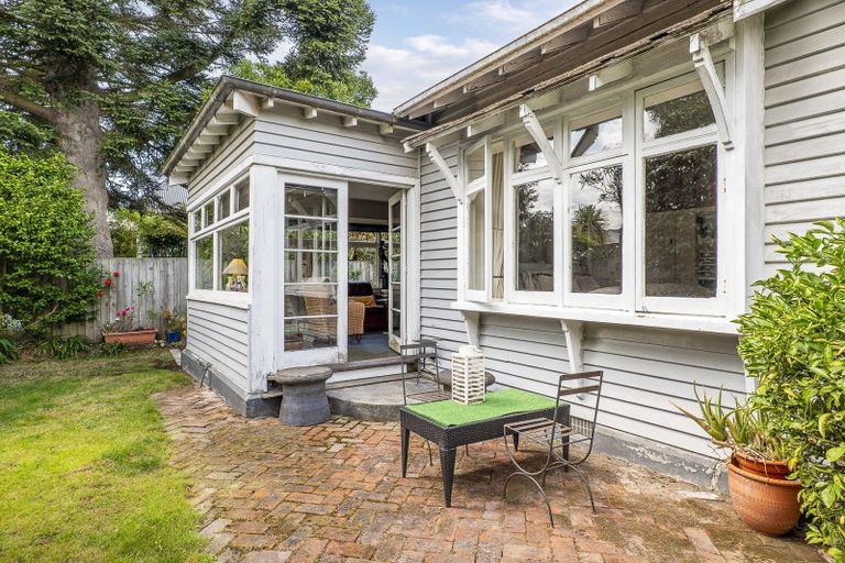 Photo of property in 37 Weston Road, St Albans, Christchurch, 8052