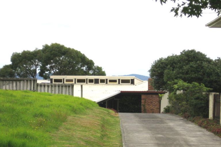 Photo of property in 8 Jacaranda Avenue, Beach Haven, Auckland, 0626